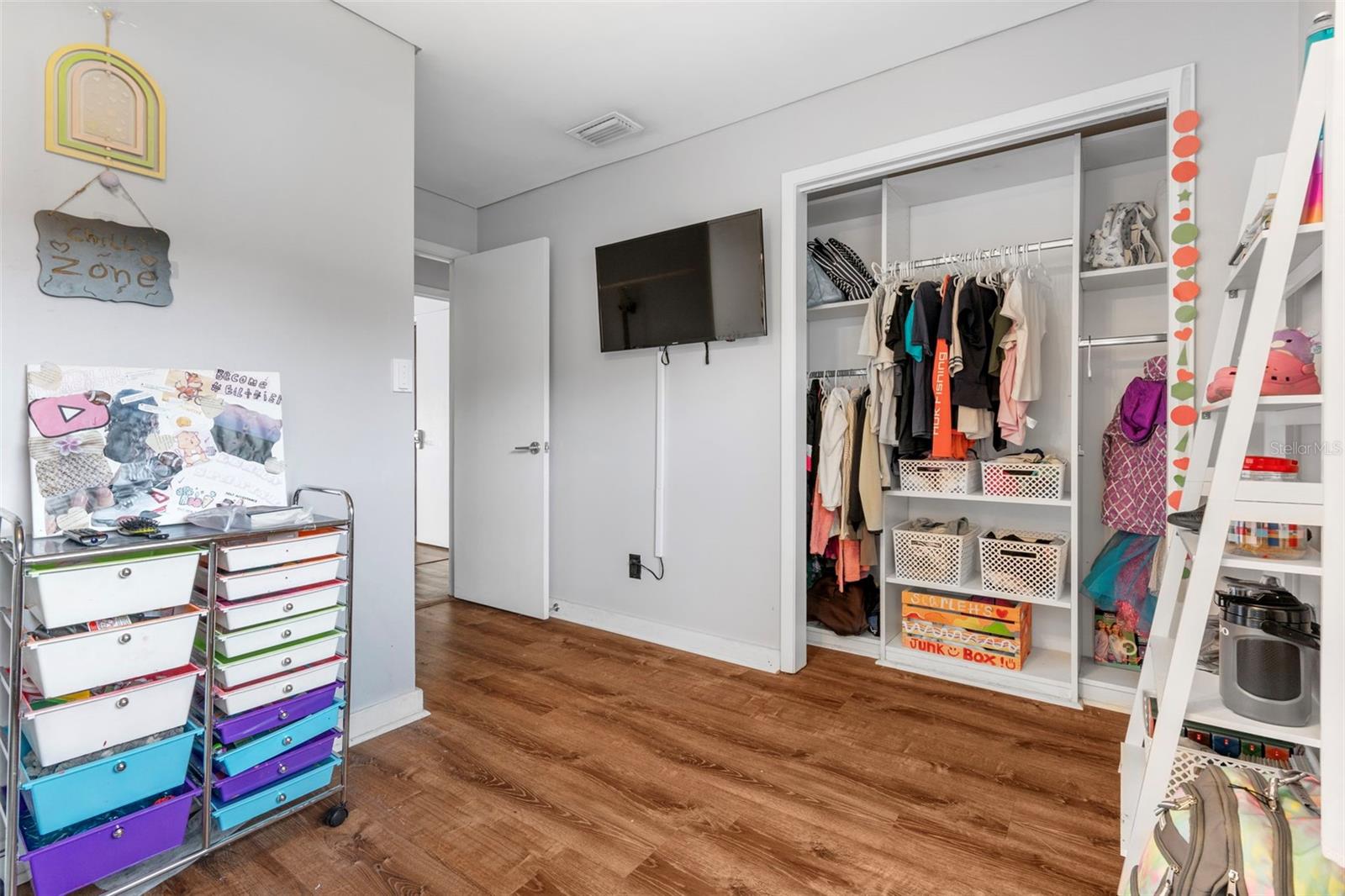 MEADOWBROOK ESTATES - Residential