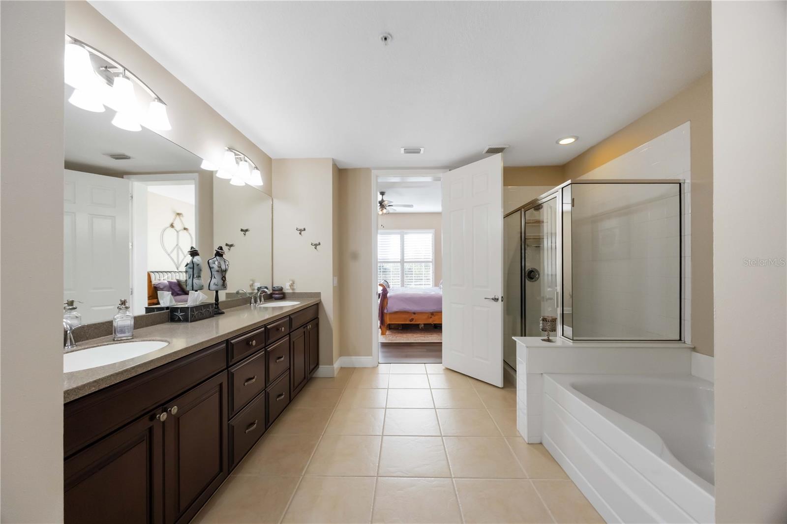 SARASOTA NATIONAL - Residential