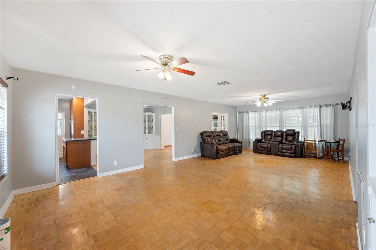 961 OLEANDER DRIVE SE