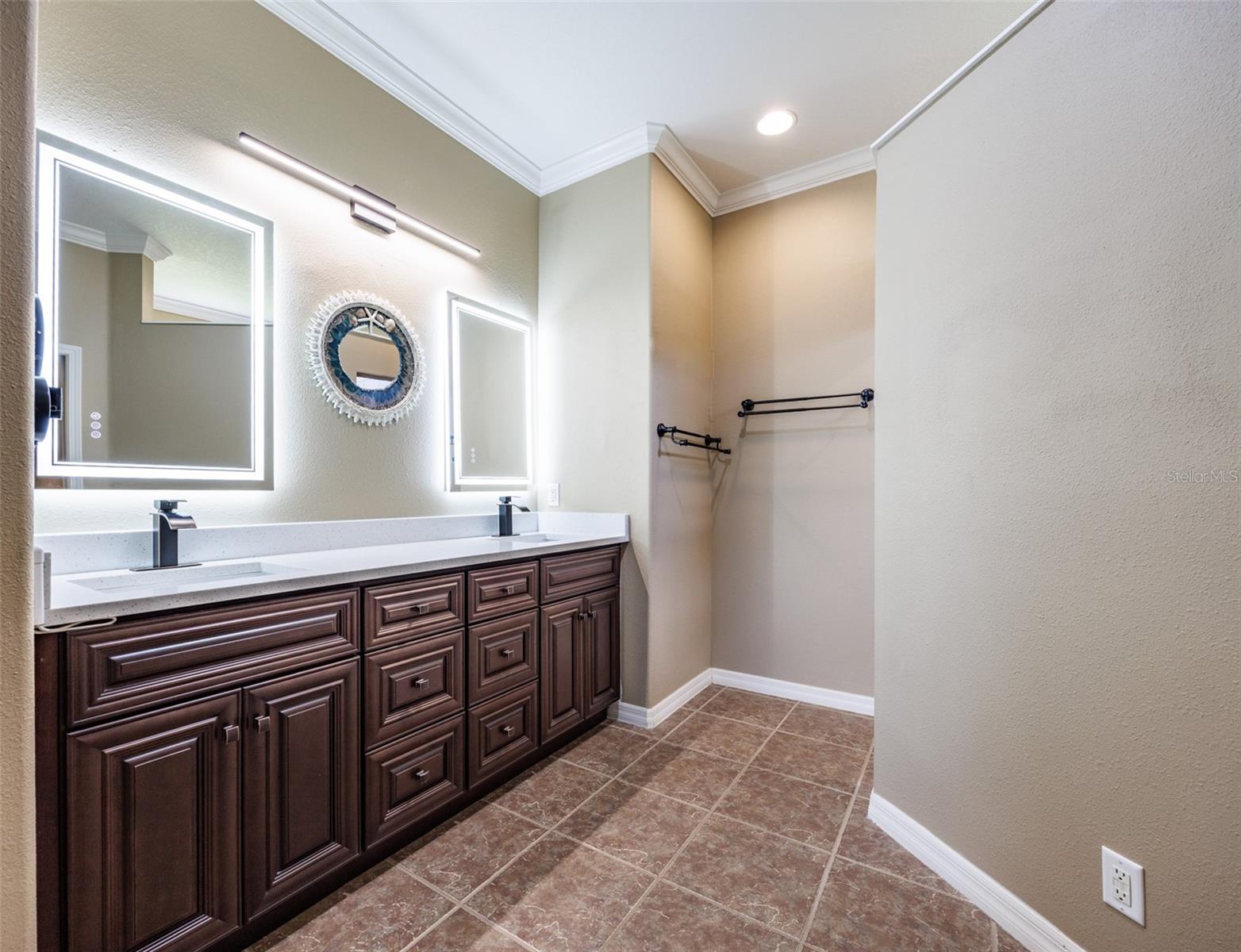 SOUTHSHORE FALLS PH 1 - Residential