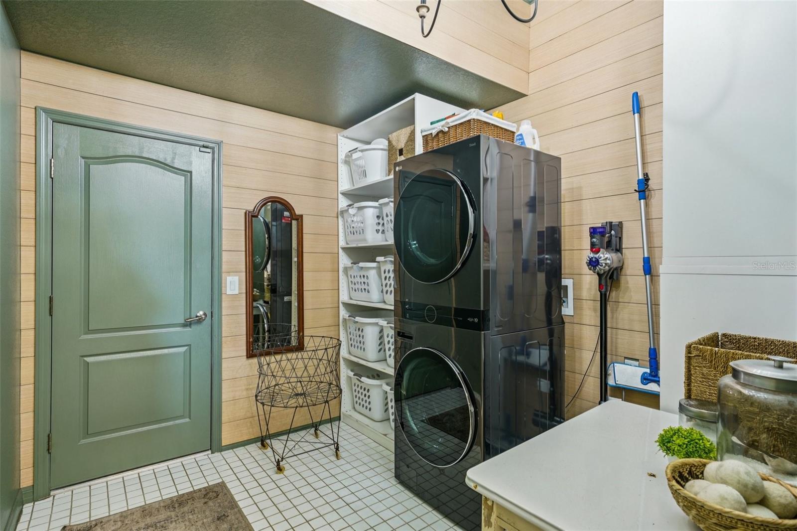 VERANDAH SUB - Residential