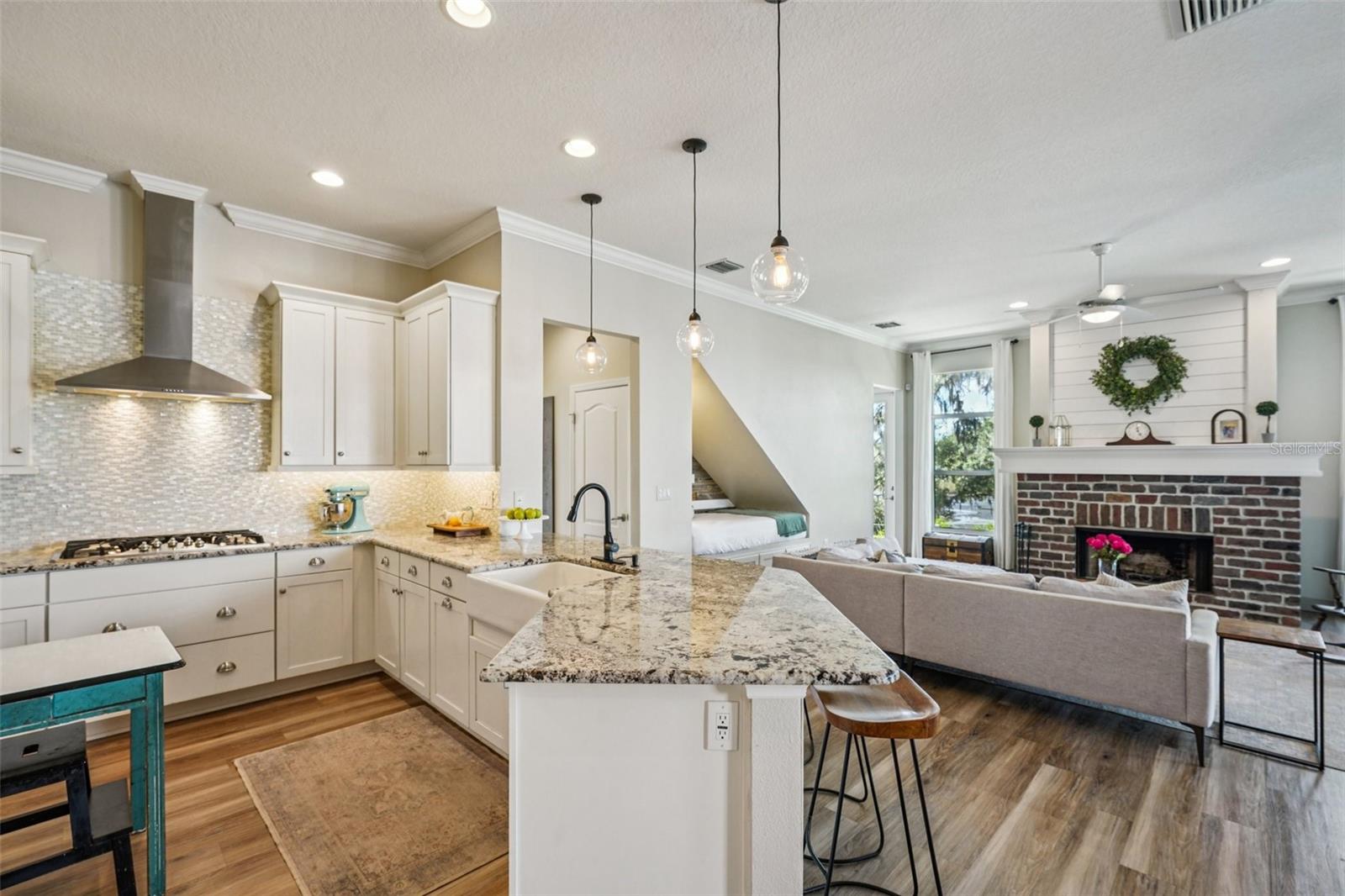 VERANDAH SUB - Residential