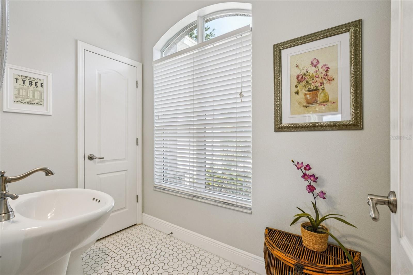 VERANDAH SUB - Residential