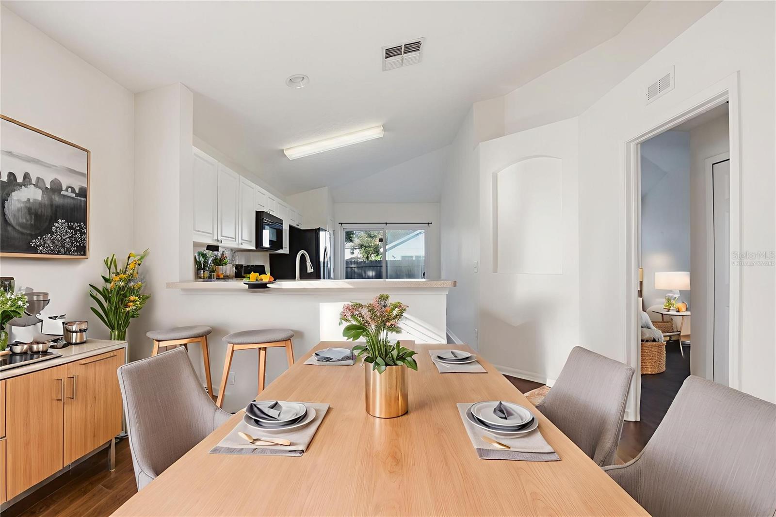 7512 OXFORD GARDEN CIRCLE