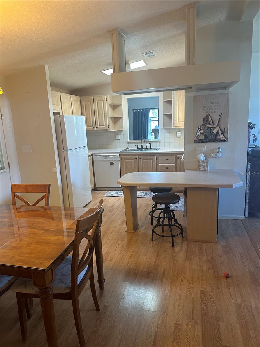 LADY LAKE ORANGE BLOSSOM GARDENS UNIT 08 - Residential