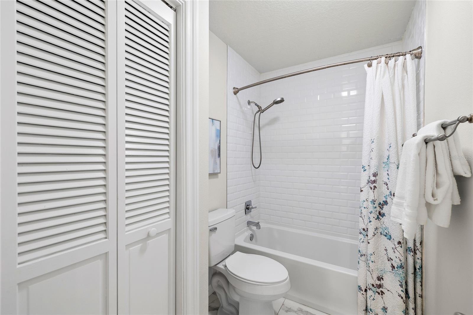 CARROLLWOOD VILLAGE PH 2 VI - Residential
