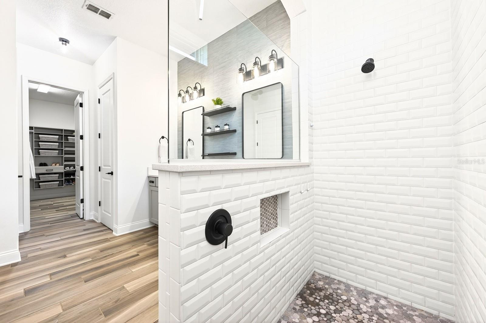 JOHNS LAKE LANDING - Residential