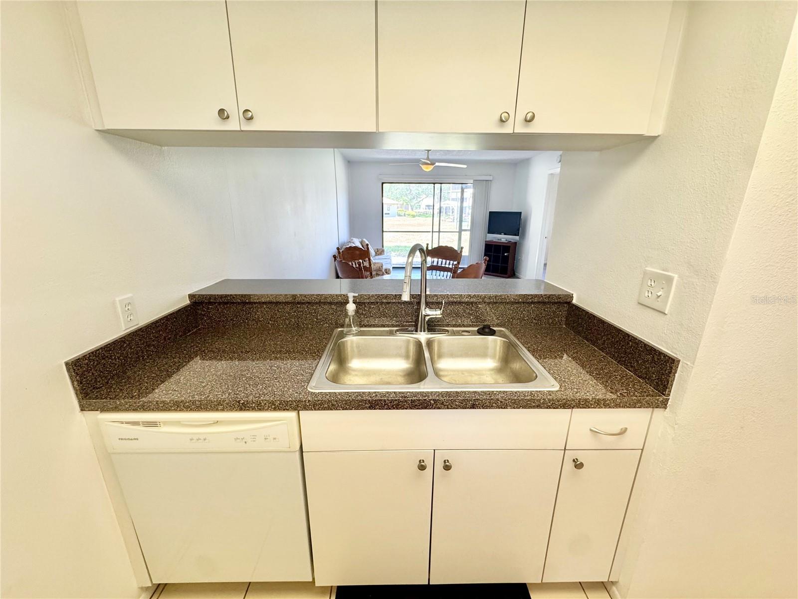 SANDHILL PINES BLDG 13 - Residential