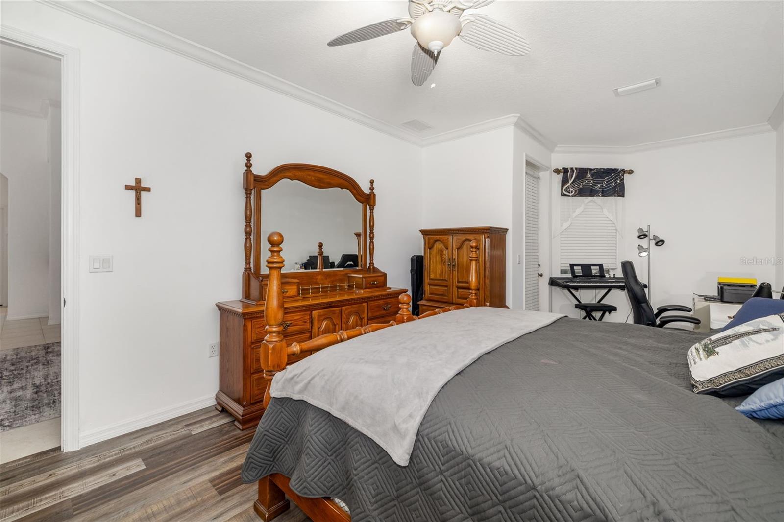 LAUREL MEADOWS - Residential