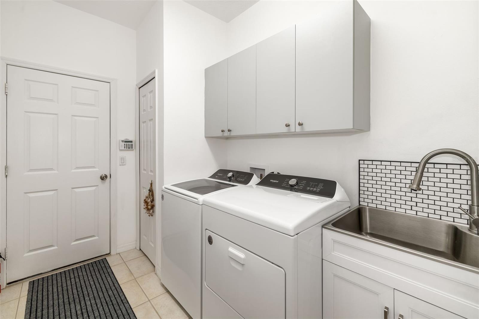 LAUREL MEADOWS - Residential