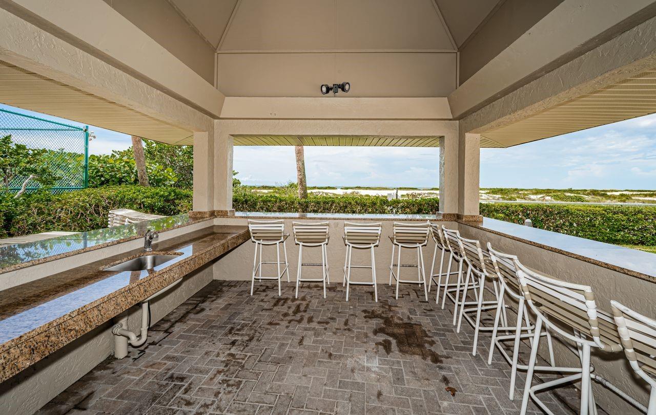 LIGHTHOUSE TOWERS CONDO - Residential