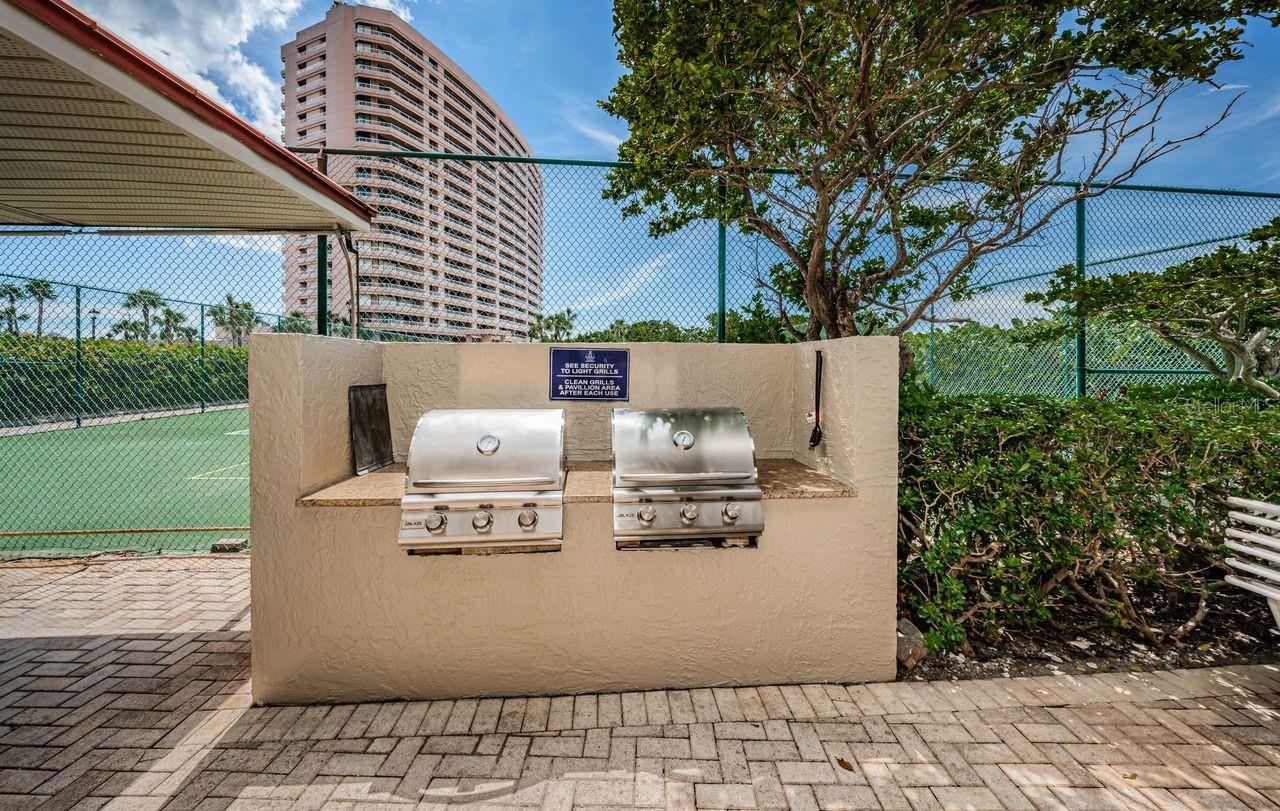 LIGHTHOUSE TOWERS CONDO - Residential