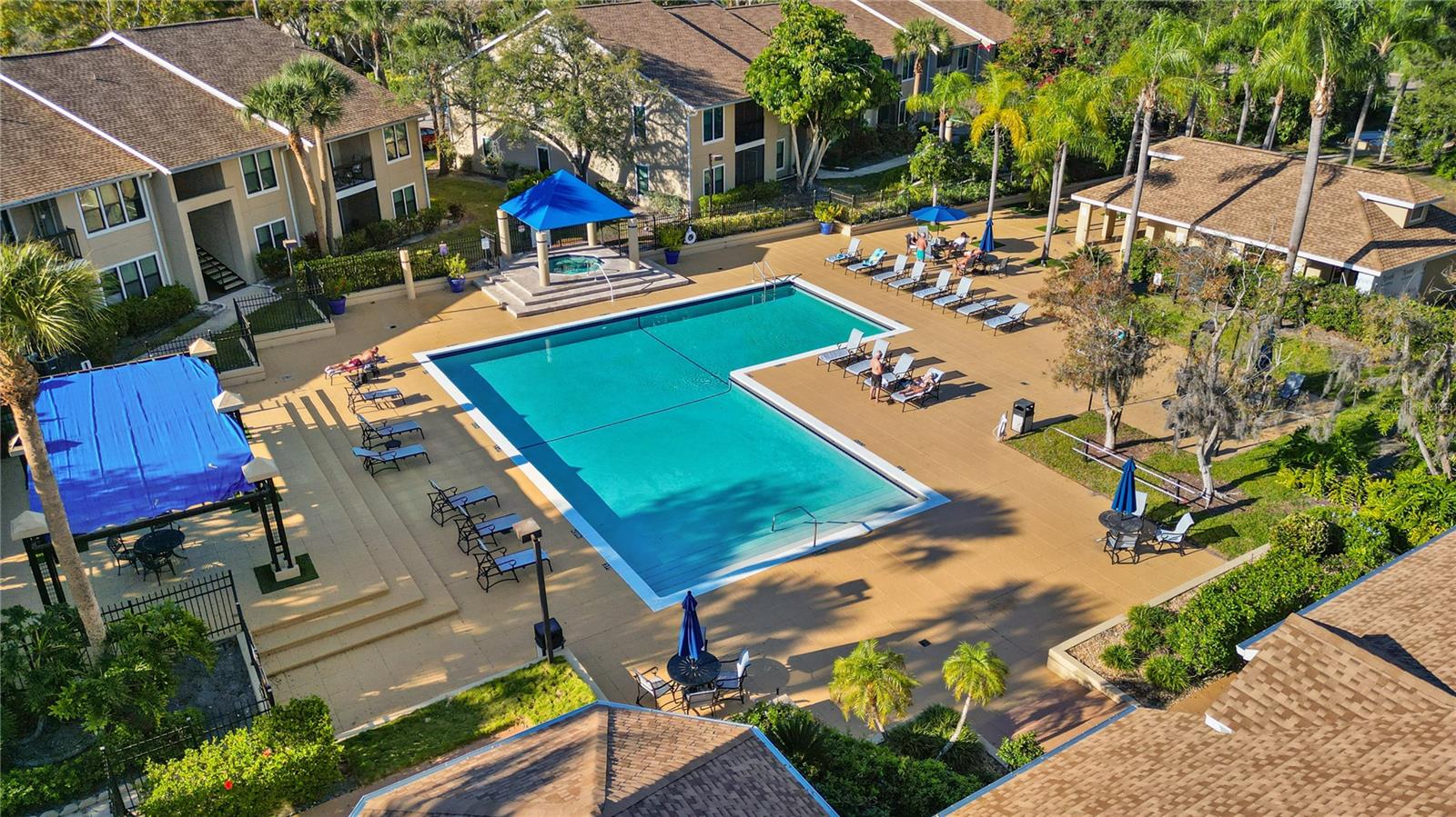 VINTAGE GRAND - Residential