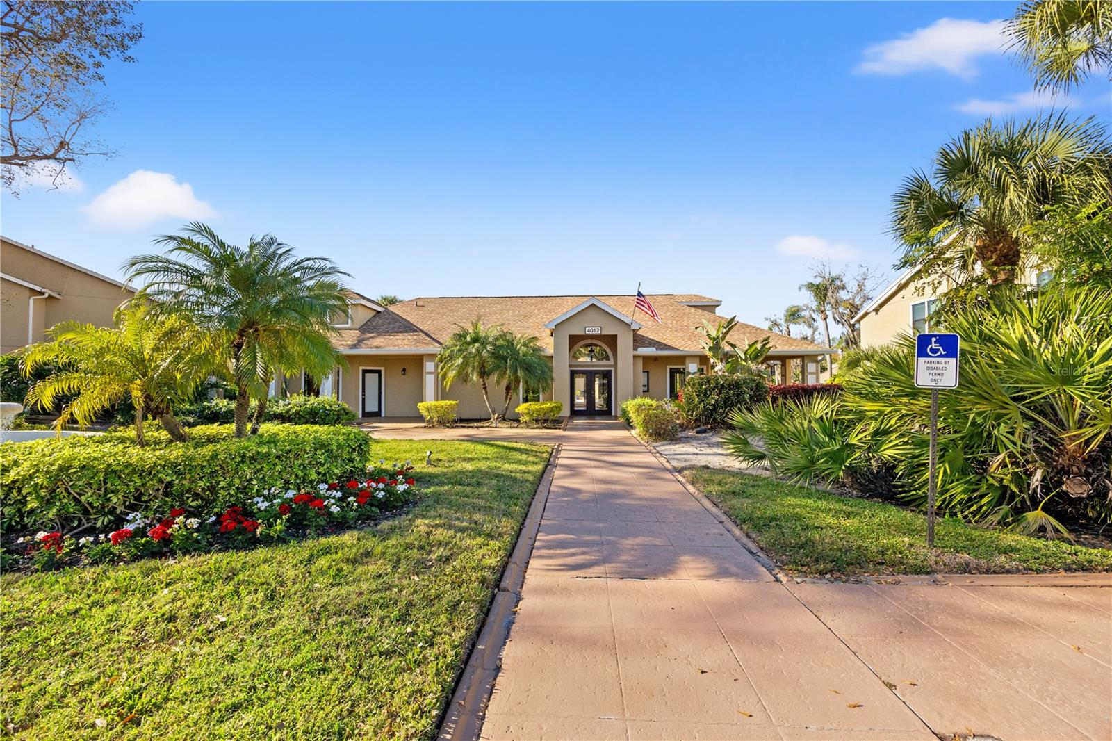 VINTAGE GRAND - Residential