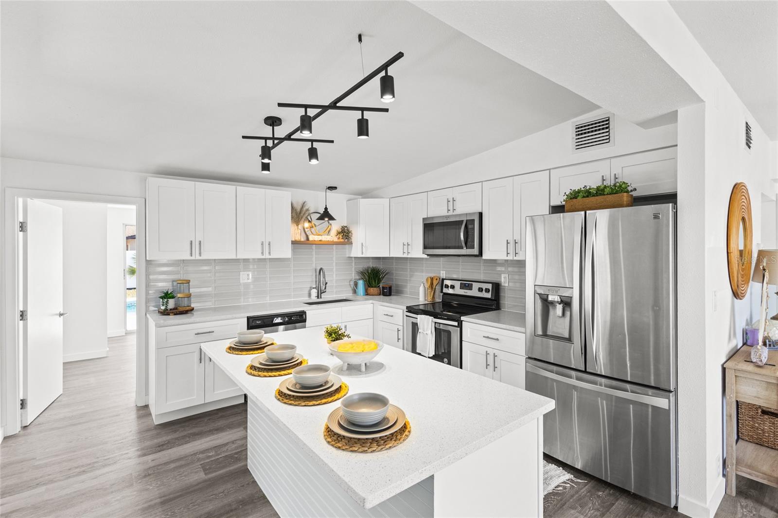 CORTEZ GARDENS FIRST SEC - Residential