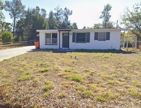 Photo of 8814 91st Terrace, Seminole, FL 33777 (MLS # A4692480)