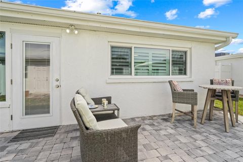 A home in LONGBOAT KEY