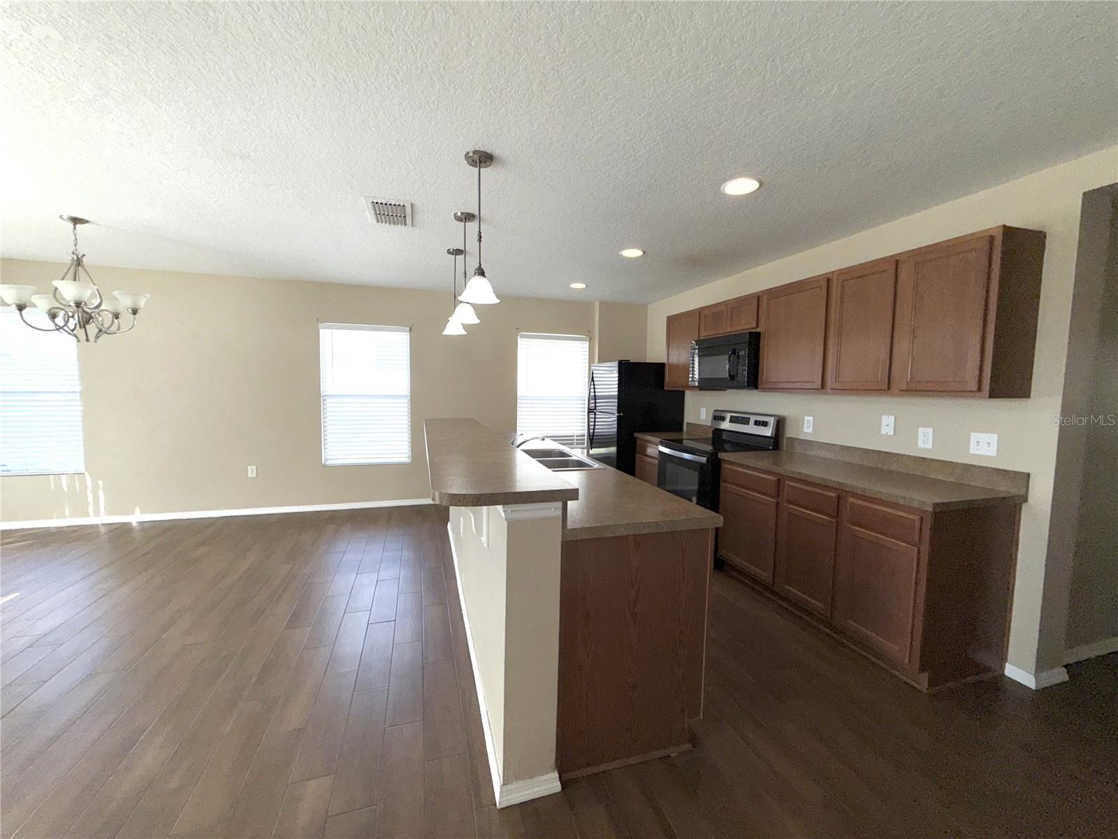 MOUNT DORA LANCASTER AT LOCH LEVEN PH 2A - Residential Lease