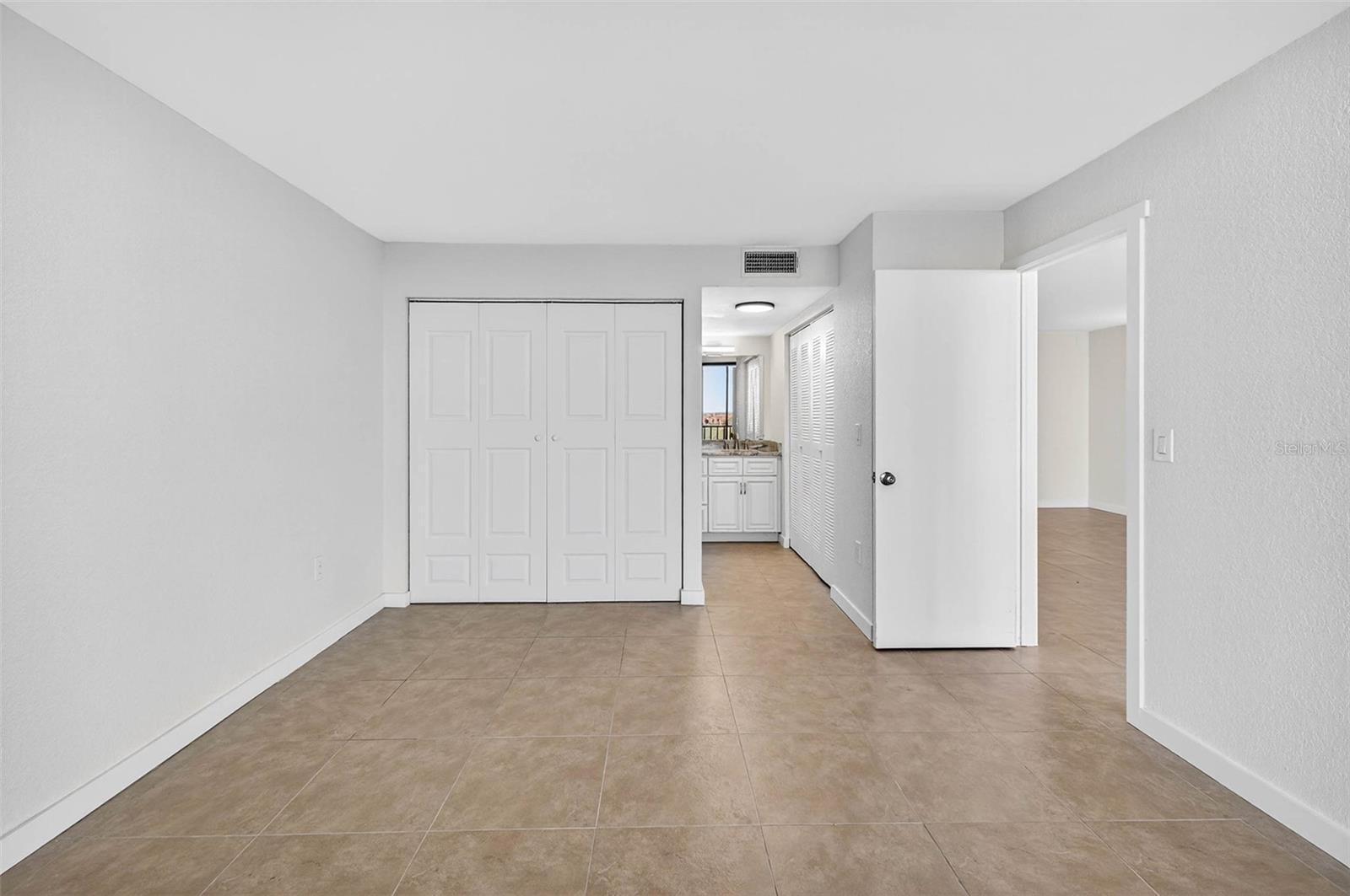 COVE CAY VILLAGE III - Residential