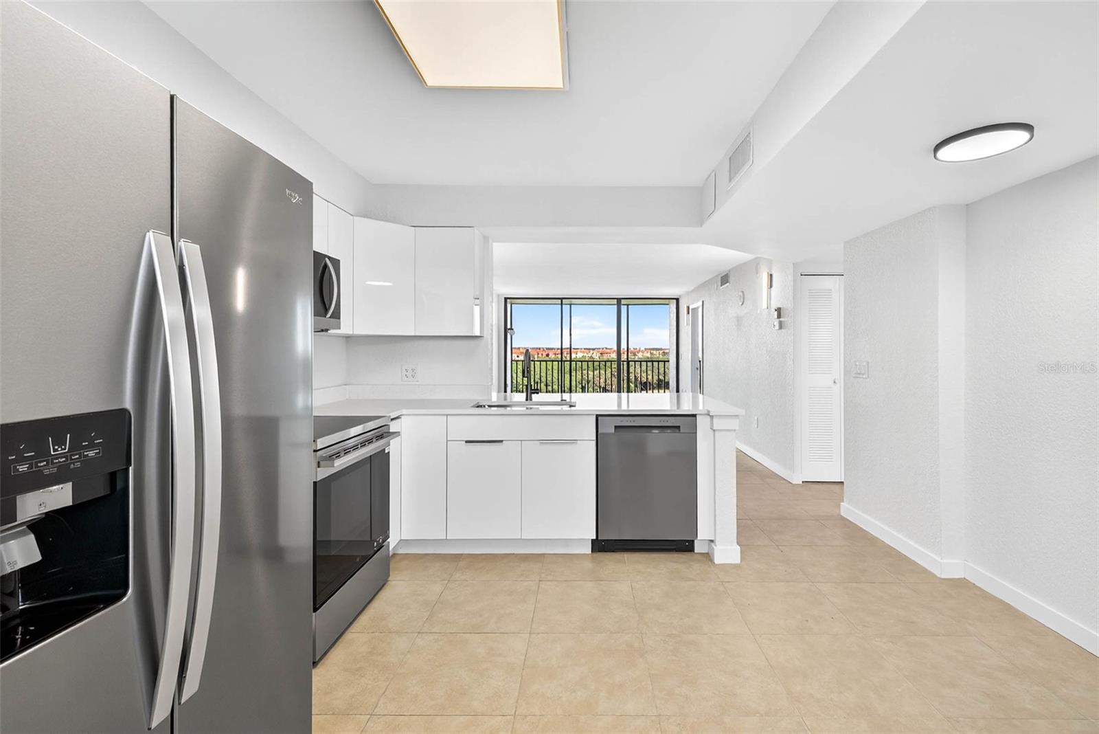 COVE CAY VILLAGE III - Residential