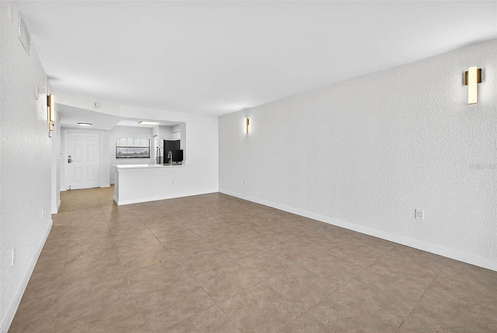 COVE CAY VILLAGE III - Residential