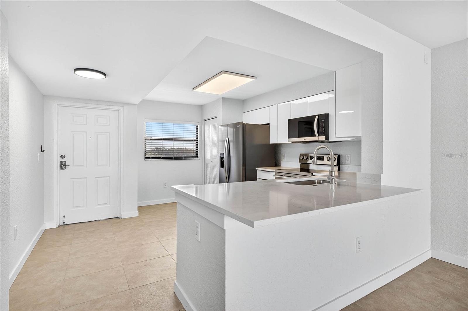 COVE CAY VILLAGE III - Residential