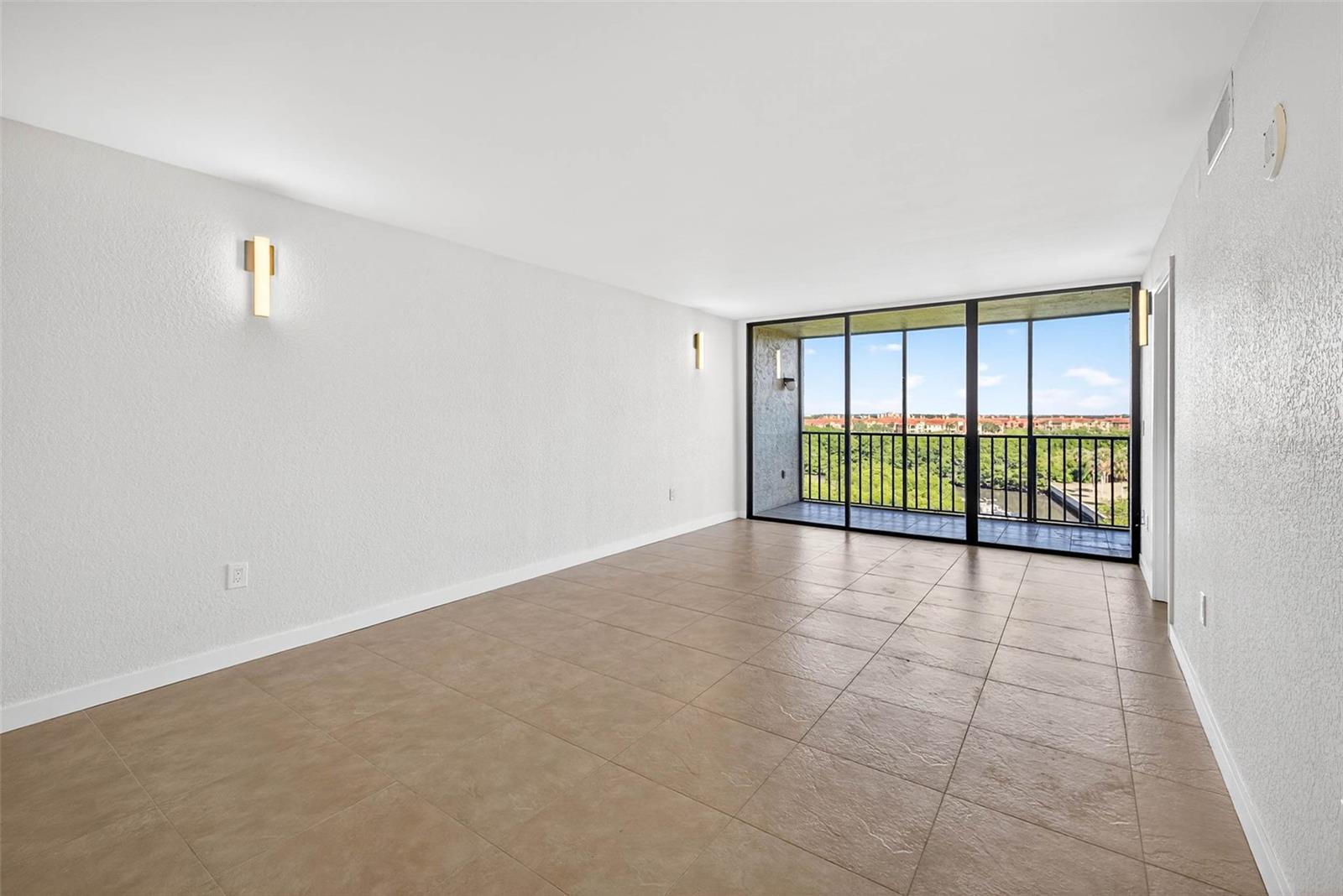 COVE CAY VILLAGE III - Residential