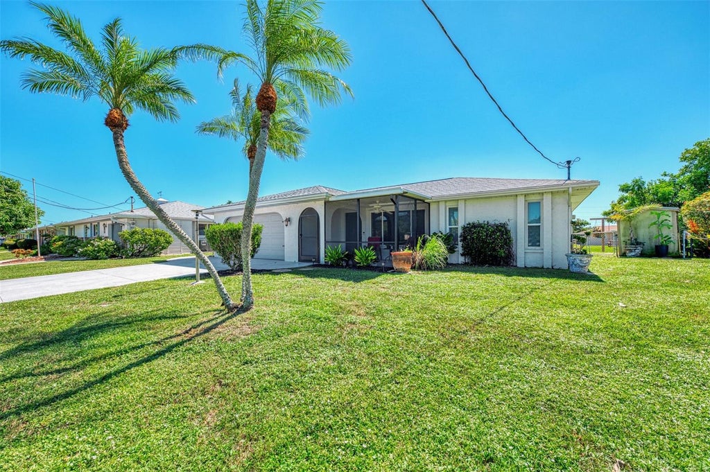 Photo of 432 Edgewood Road, Venice, FL 34293 (MLS # A4710755)