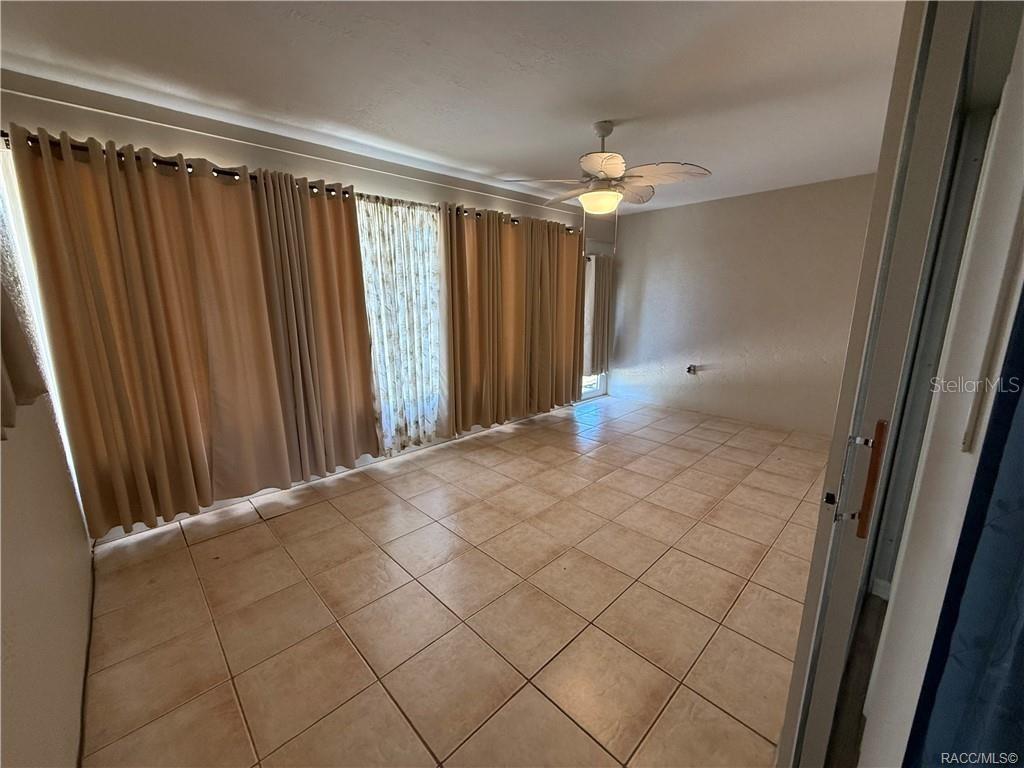 OAKWOOD VILLAGE BEVERLY HILLS PH 01 - Residential