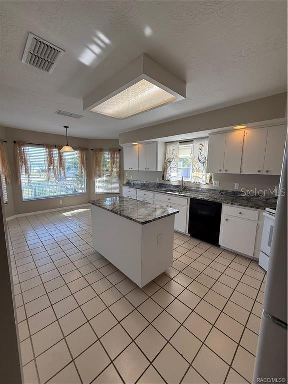 OAKWOOD VILLAGE BEVERLY HILLS PH 01 - Residential