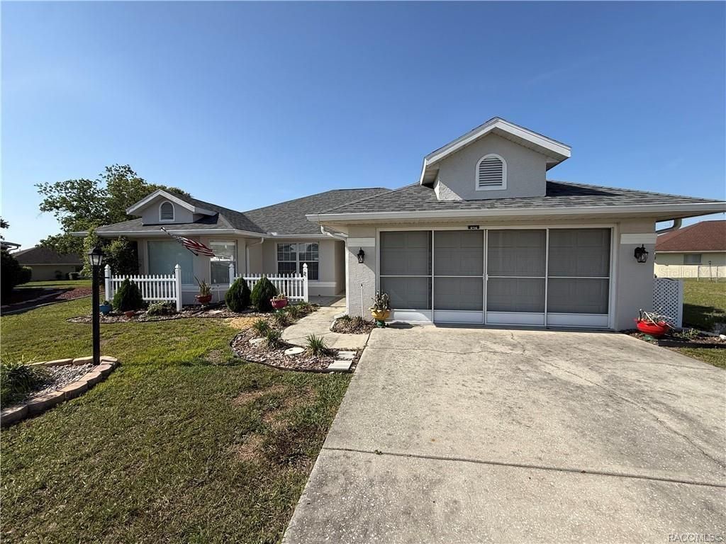 Photo of 838 W Bogart Court, Beverly Hills, FL 34465 (MLS # TB8500084)