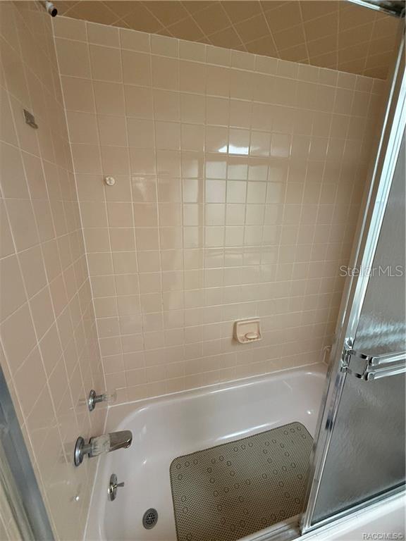 OAKWOOD VILLAGE BEVERLY HILLS PH 01 - Residential