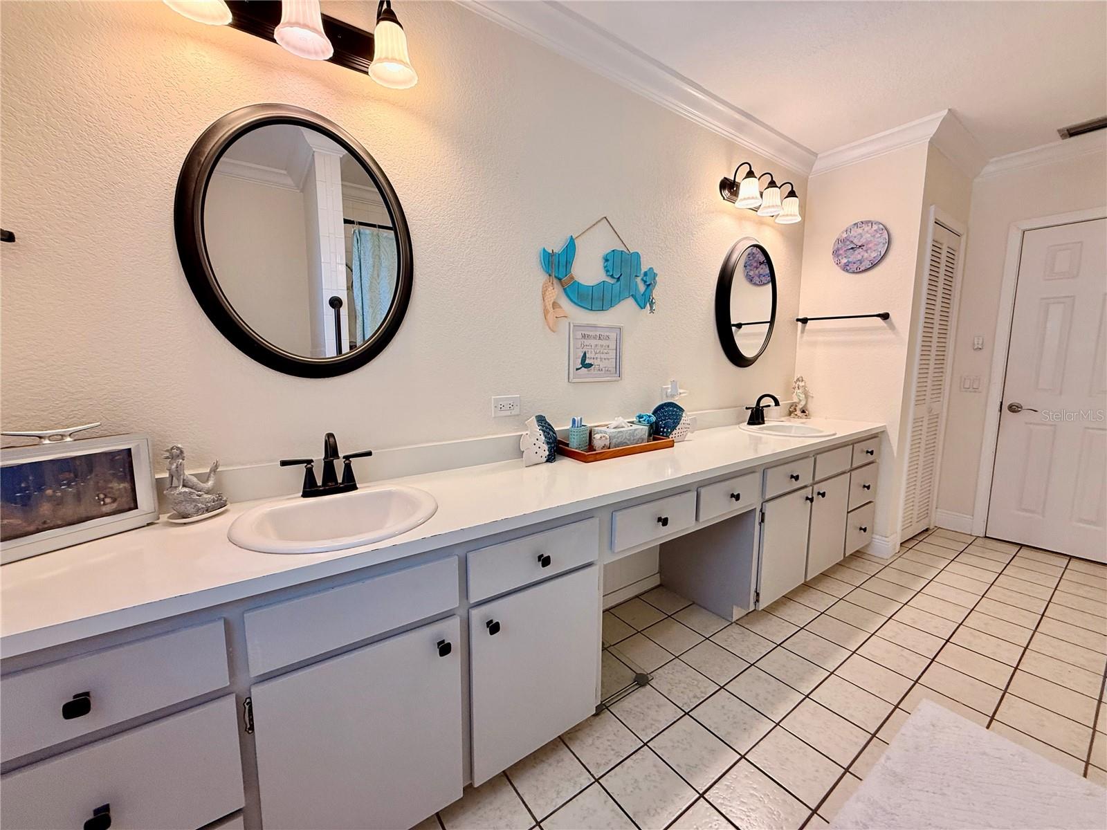 LAKE SIDE TERRACE - Residential