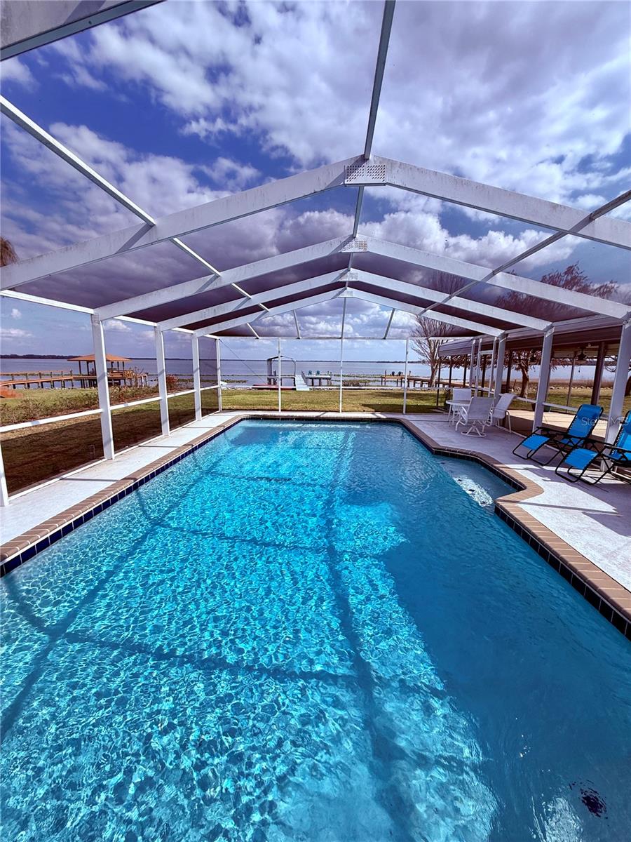 LAKE SIDE TERRACE - Residential