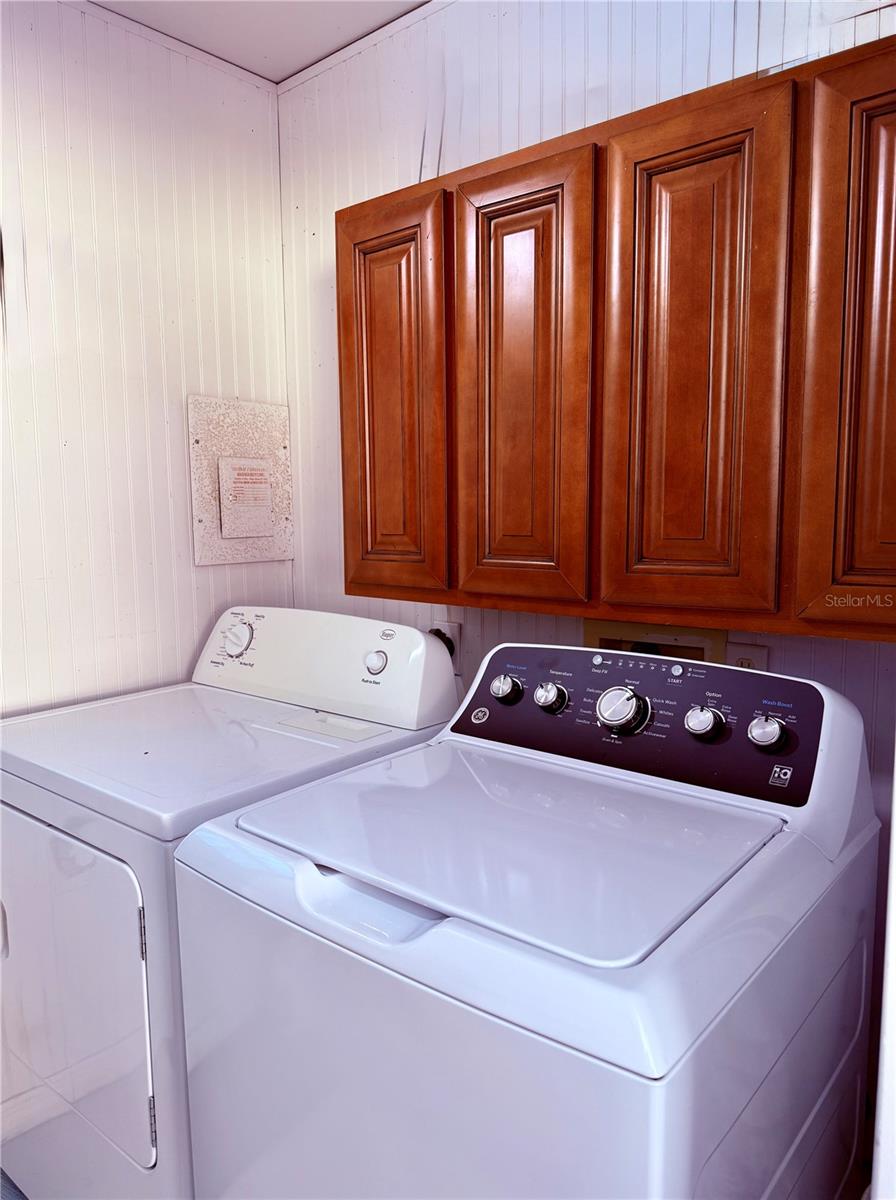 LAKE SIDE TERRACE - Residential