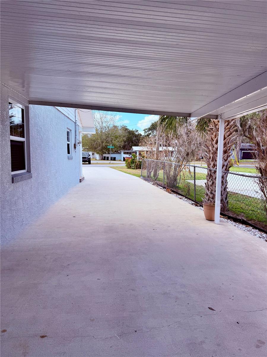 LAKE SIDE TERRACE - Residential