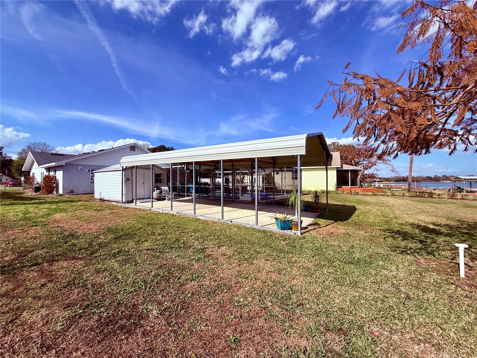 LAKE SIDE TERRACE - Residential