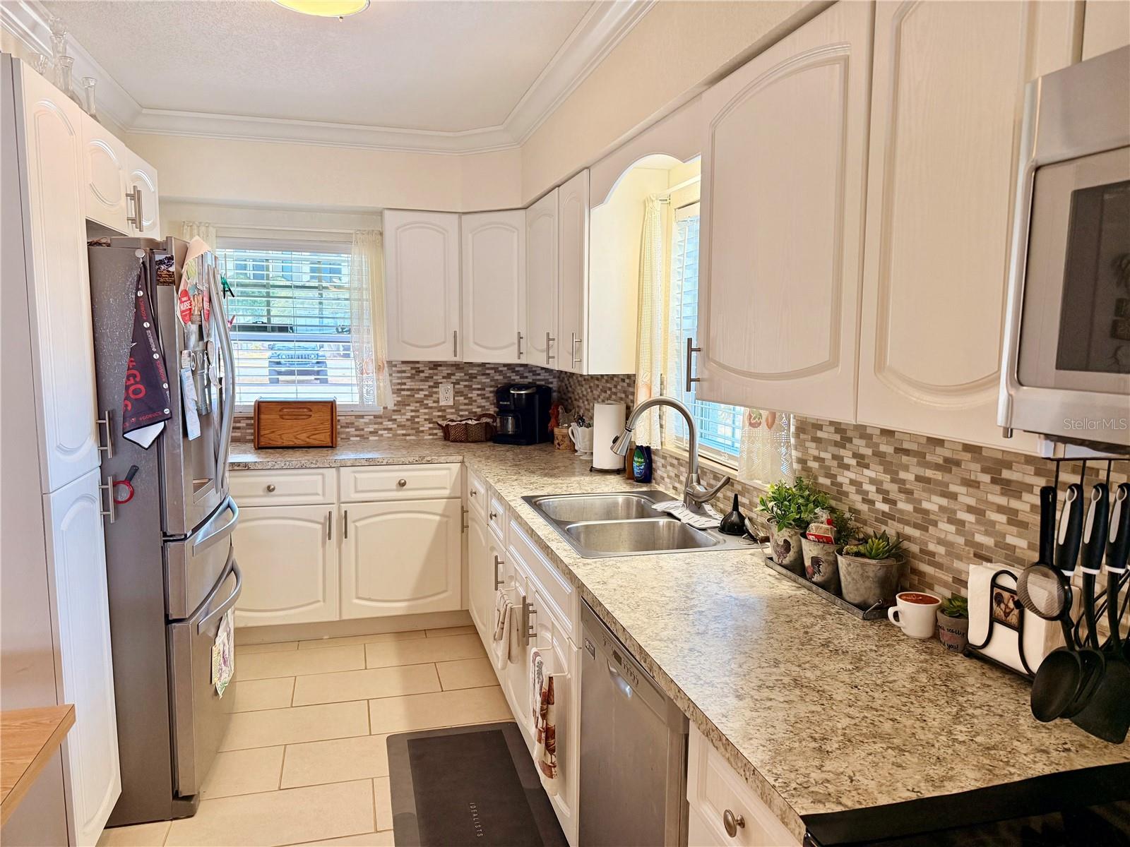 LAKE SIDE TERRACE - Residential