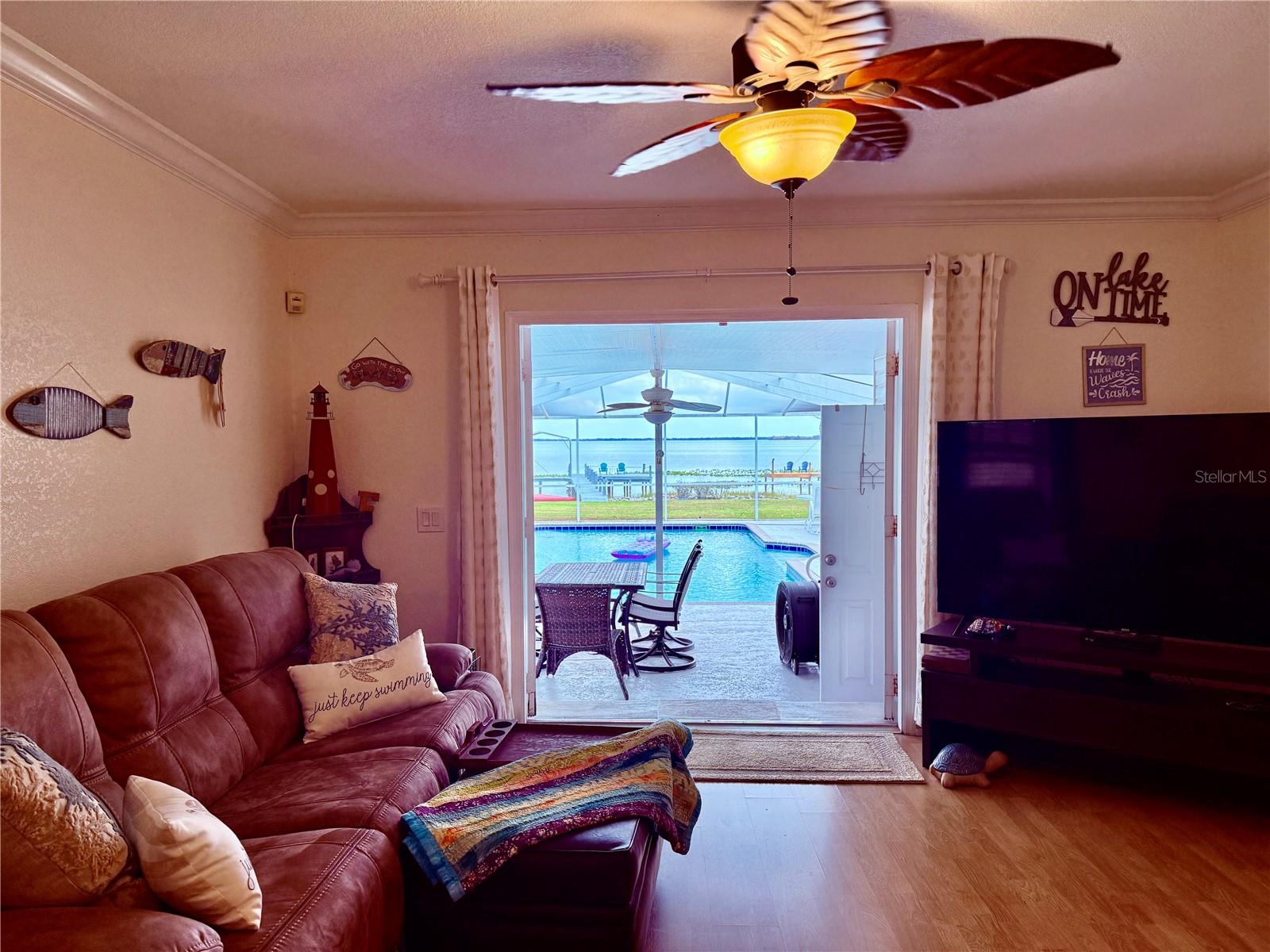 LAKE SIDE TERRACE - Residential