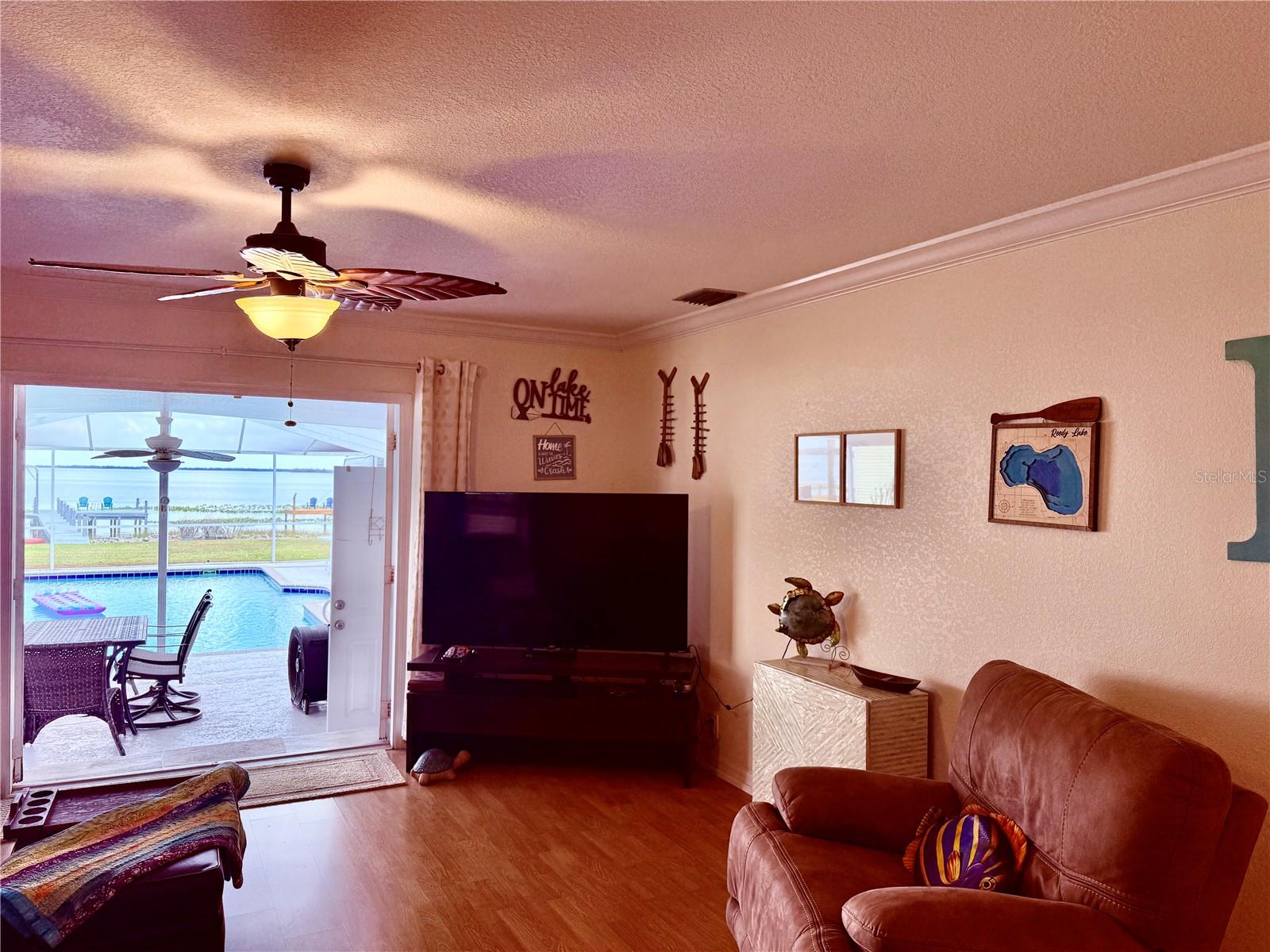 LAKE SIDE TERRACE - Residential