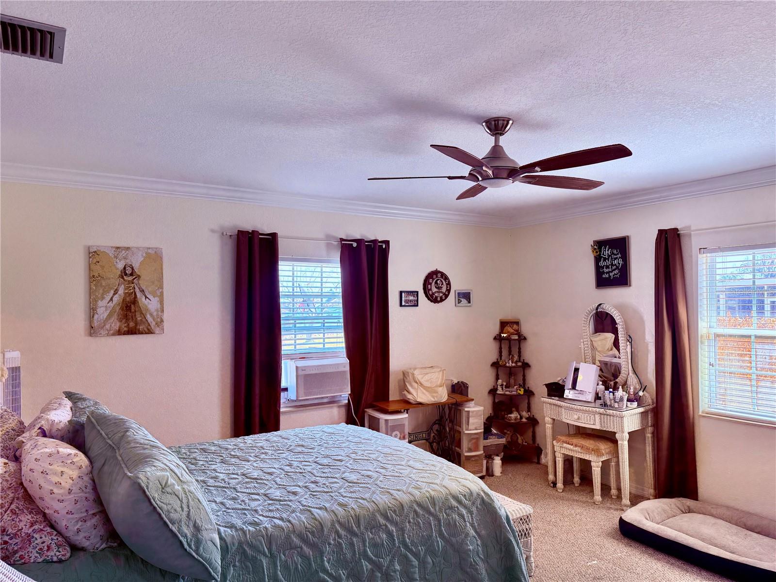 LAKE SIDE TERRACE - Residential