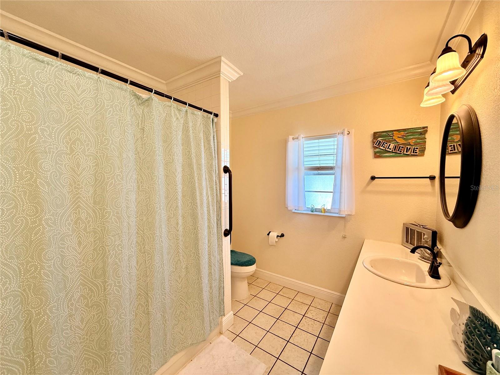 LAKE SIDE TERRACE - Residential