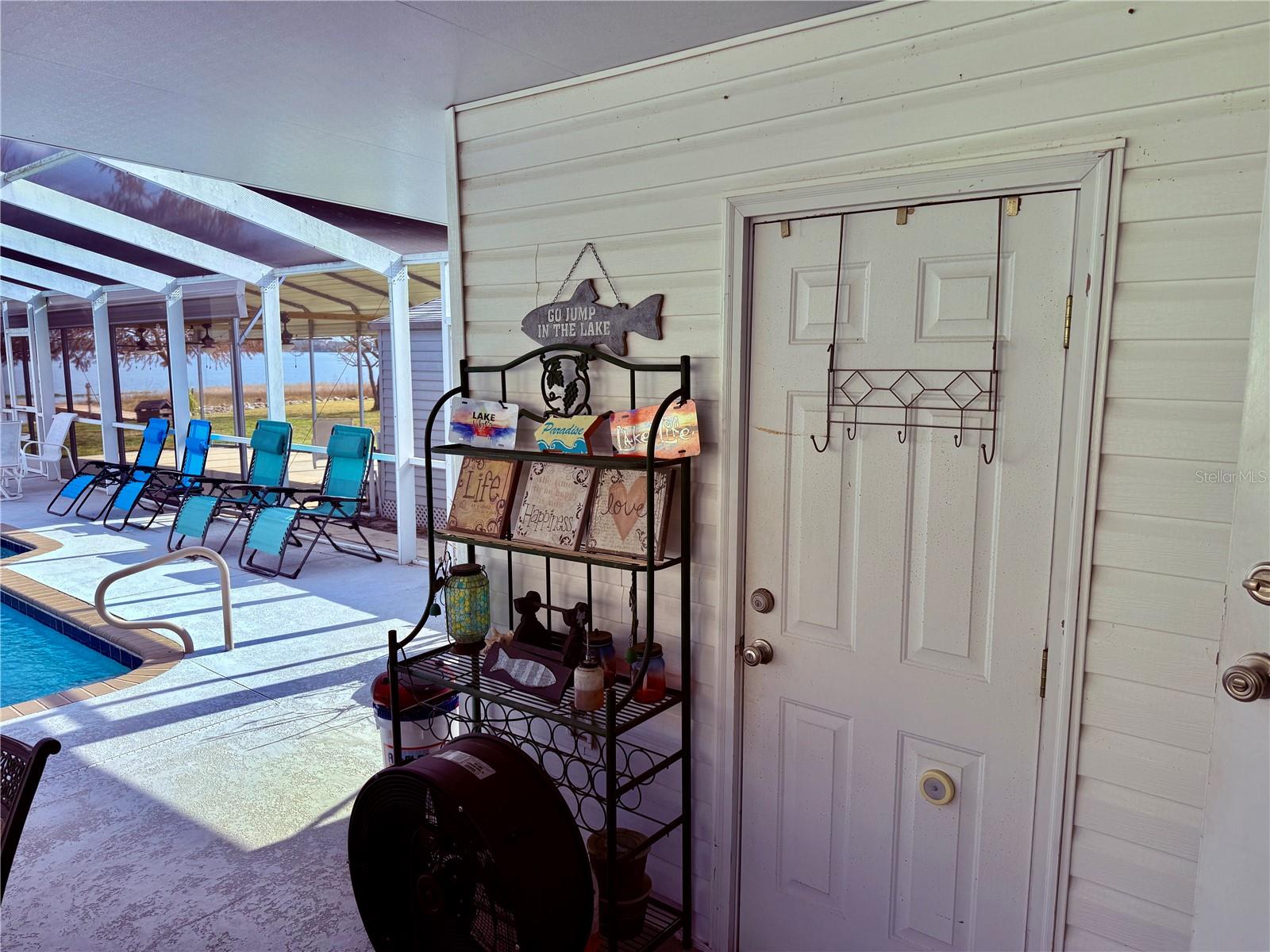 LAKE SIDE TERRACE - Residential