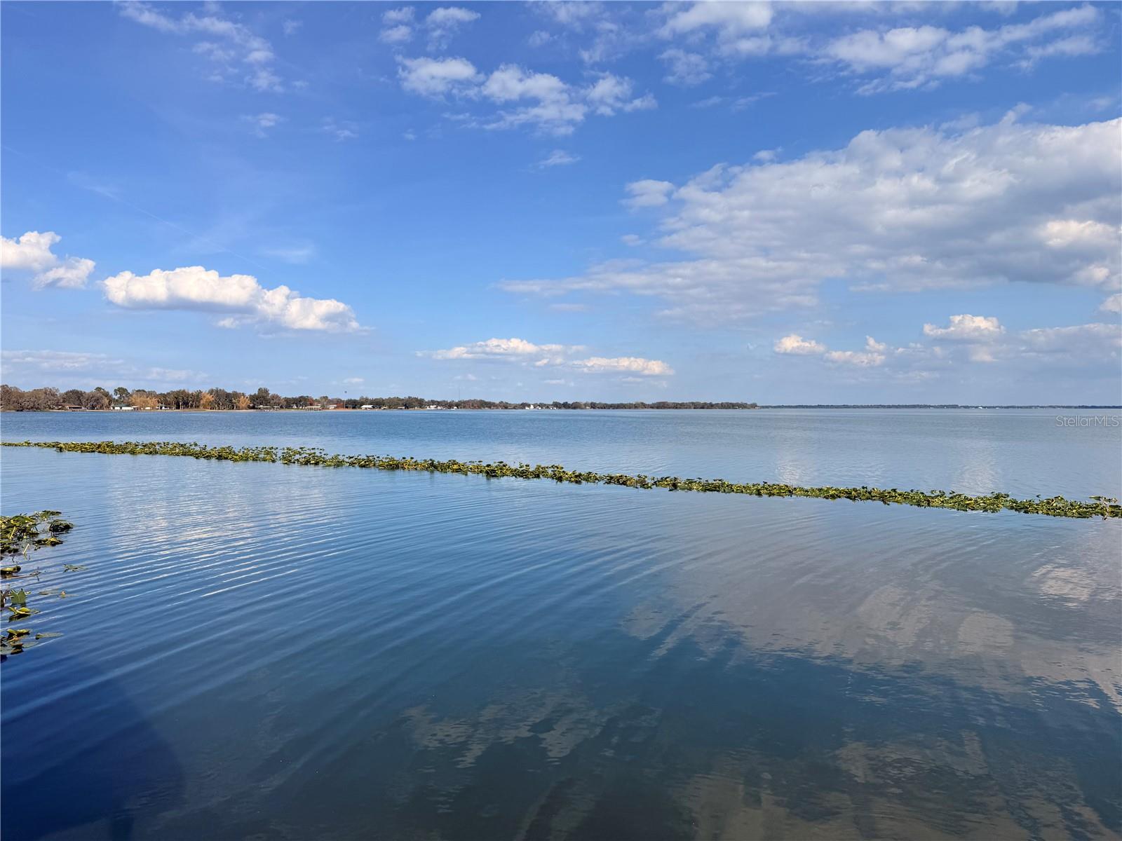LAKE SIDE TERRACE - Residential