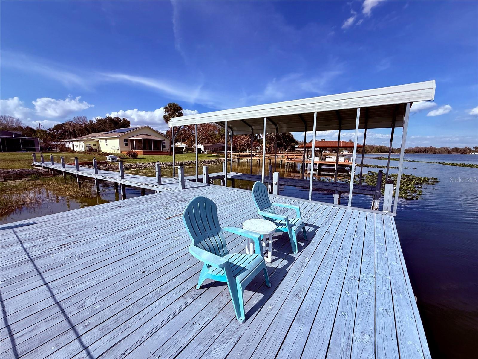 LAKE SIDE TERRACE - Residential