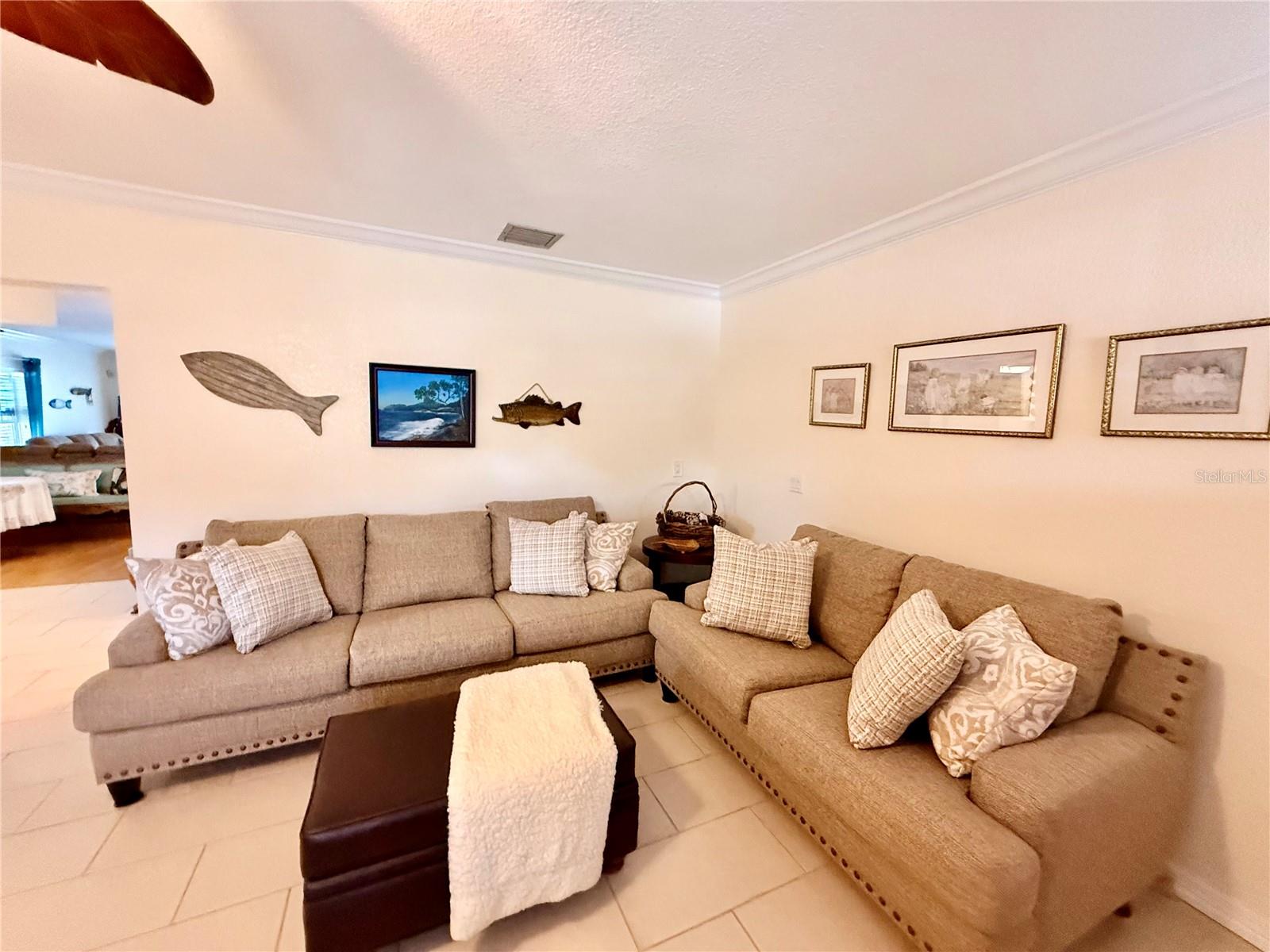 LAKE SIDE TERRACE - Residential