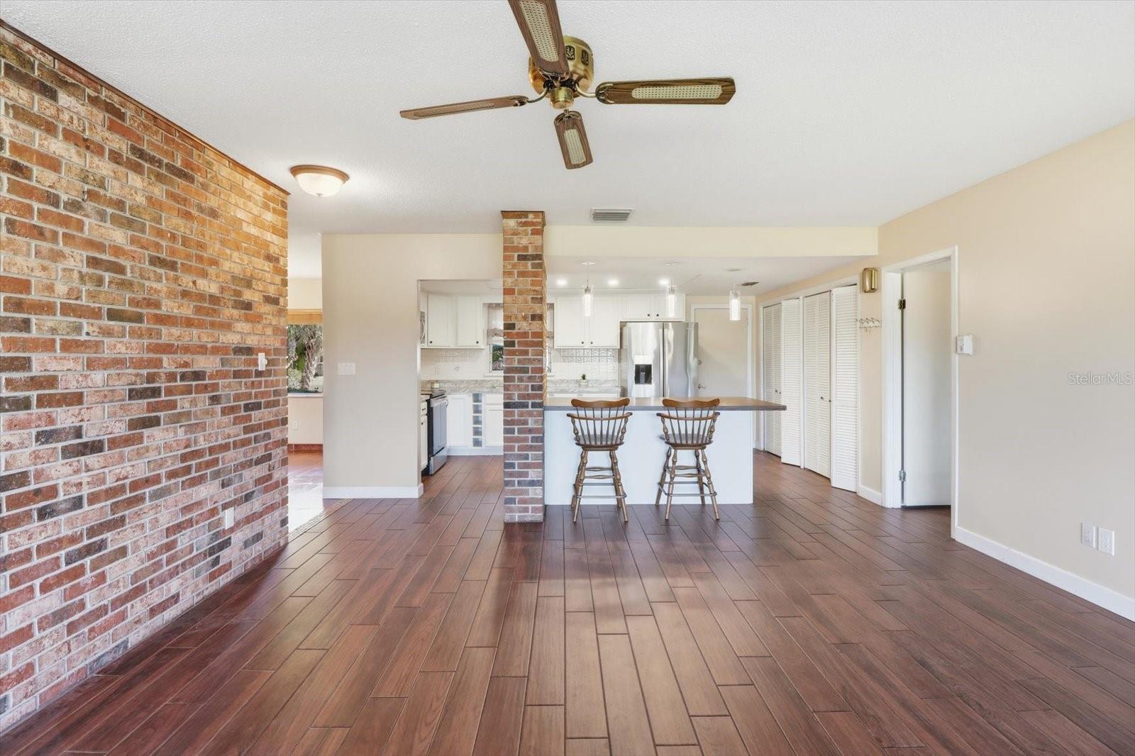 PARADISE COUNTRY CLUB - Residential