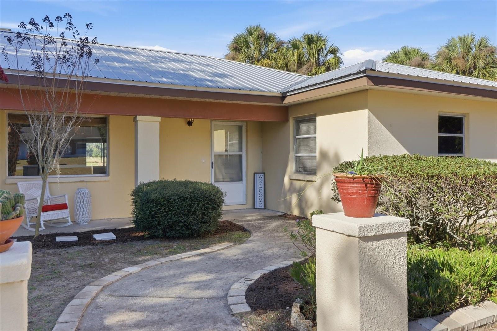 870 N COUNTRY CLUB DRIVE