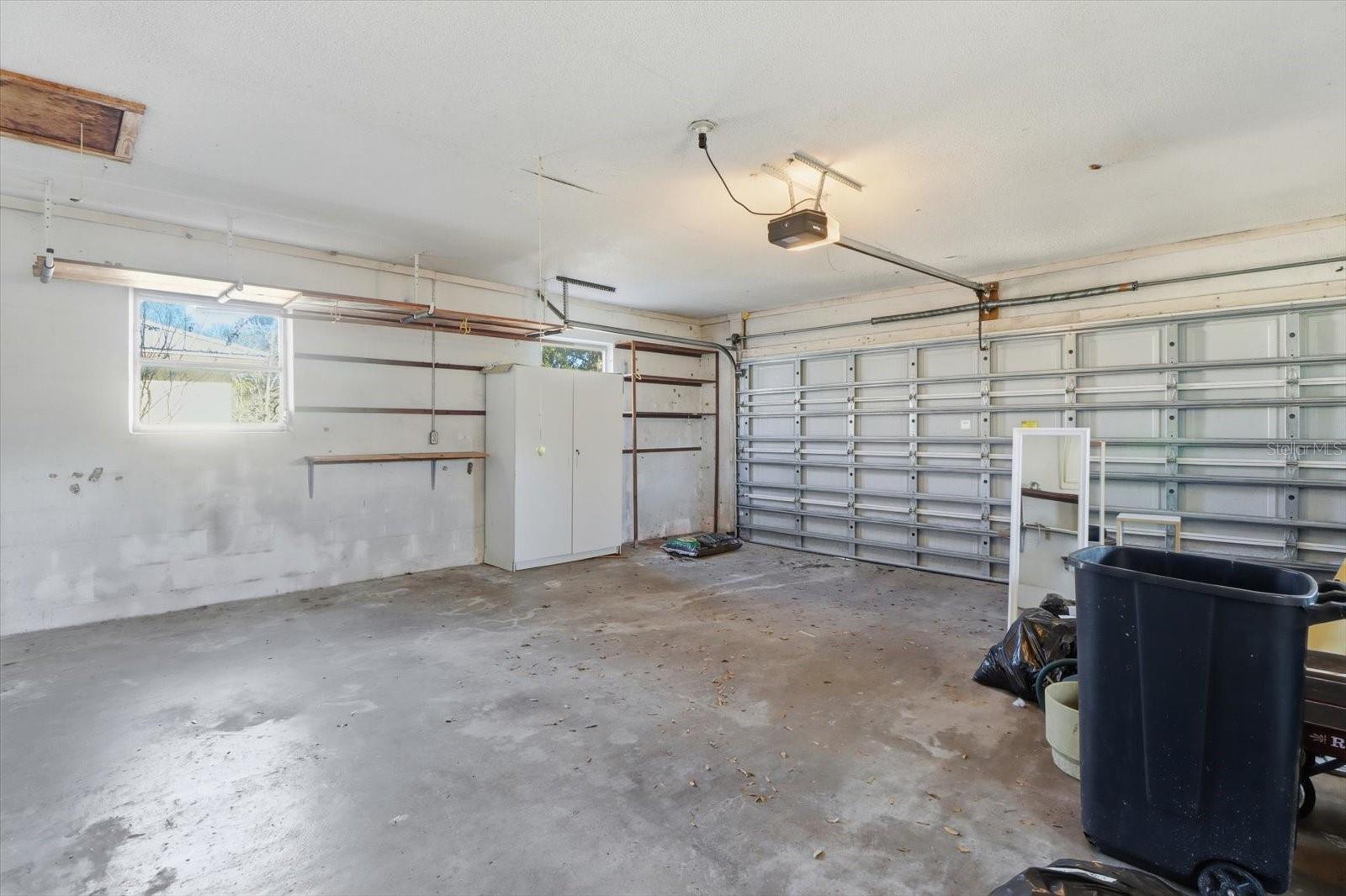 PARADISE COUNTRY CLUB - Residential