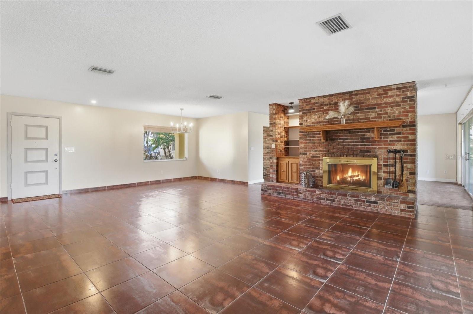 PARADISE COUNTRY CLUB - Residential